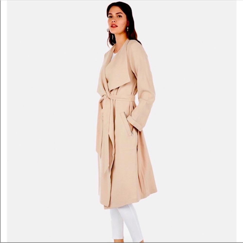Express lightweight tan trench. Wrap closure